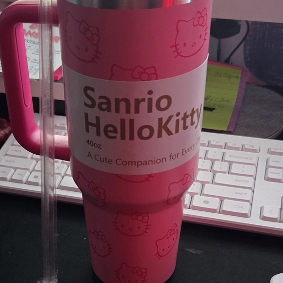 Hello Kitty 40oz Tumbler with Straw - Picture 3 of 4